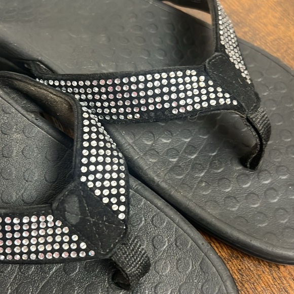 VIONIC WOMENS  ISLARS COMFORTABLE DURABLE BLACK SUEDE FLIP FLOP SANDAL Sz 7 - Picture 2 of 6